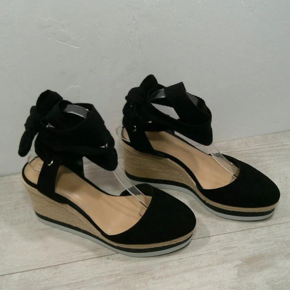 JLO Jalina Espadrille Wedge Sporty Black & White Sandal Size 10 M